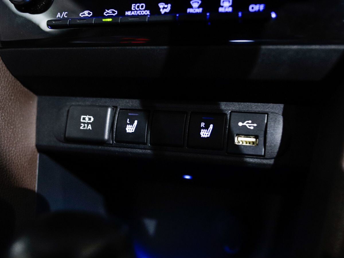Toyota Yaris Cross 2021 - фото автомобиля