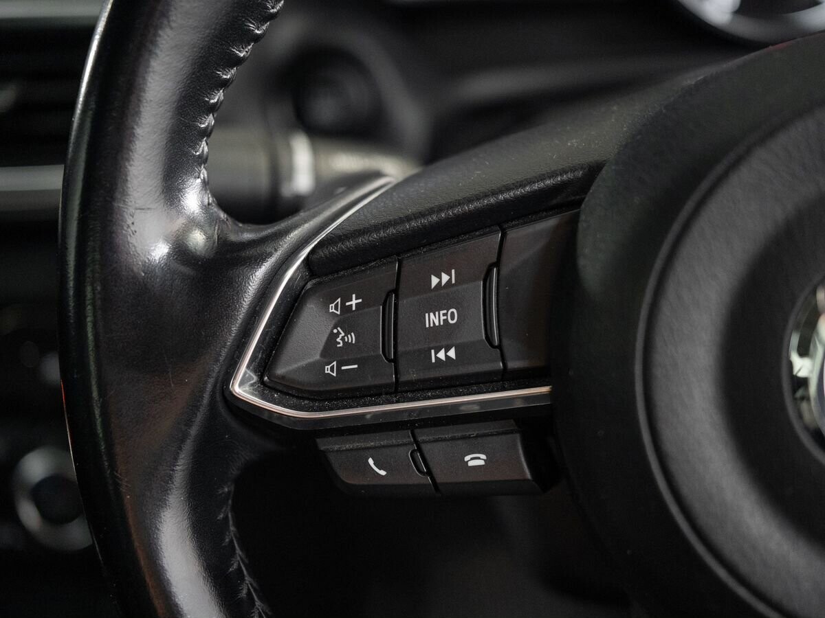 Mazda Axela 2017 - фото автомобиля