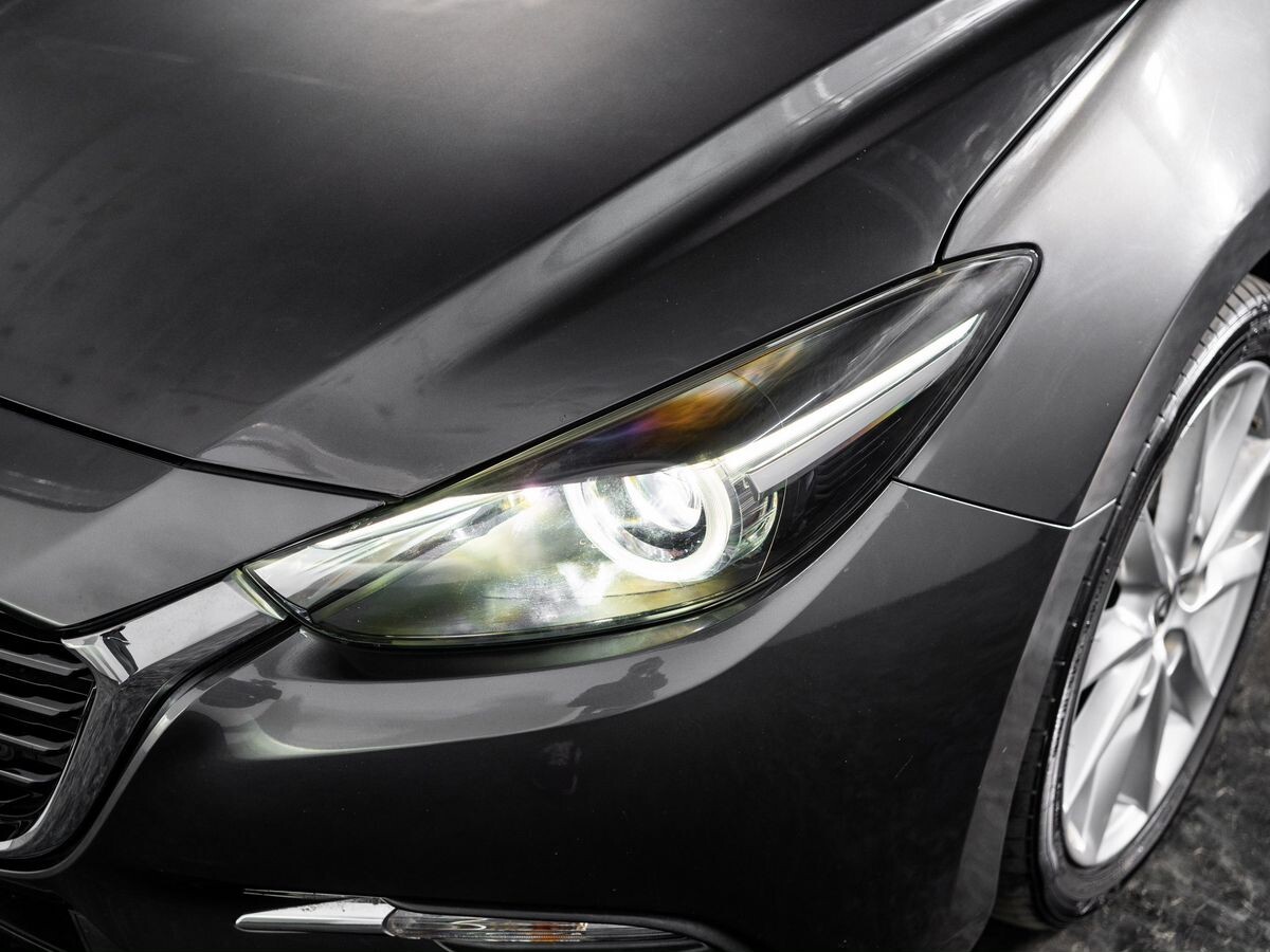 Mazda Axela 2017 - фото автомобиля