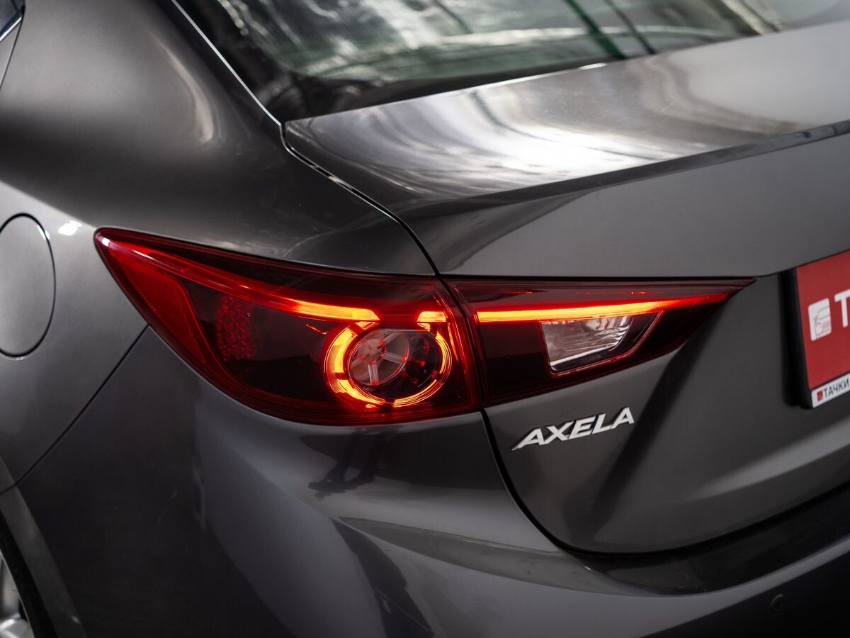 Mazda Axela 2017 - фото автомобиля