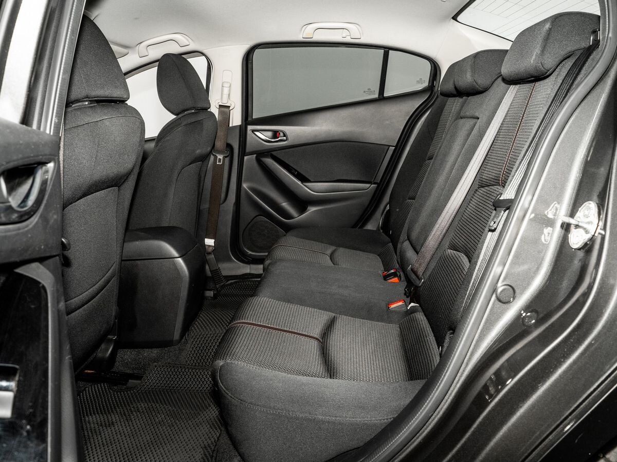 Mazda Axela 2017 - фото автомобиля