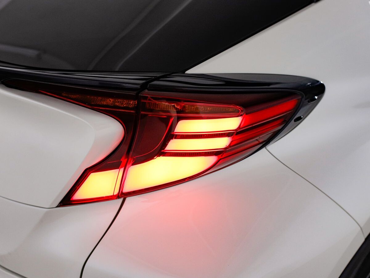 Toyota C-HR 2020 - фото автомобиля