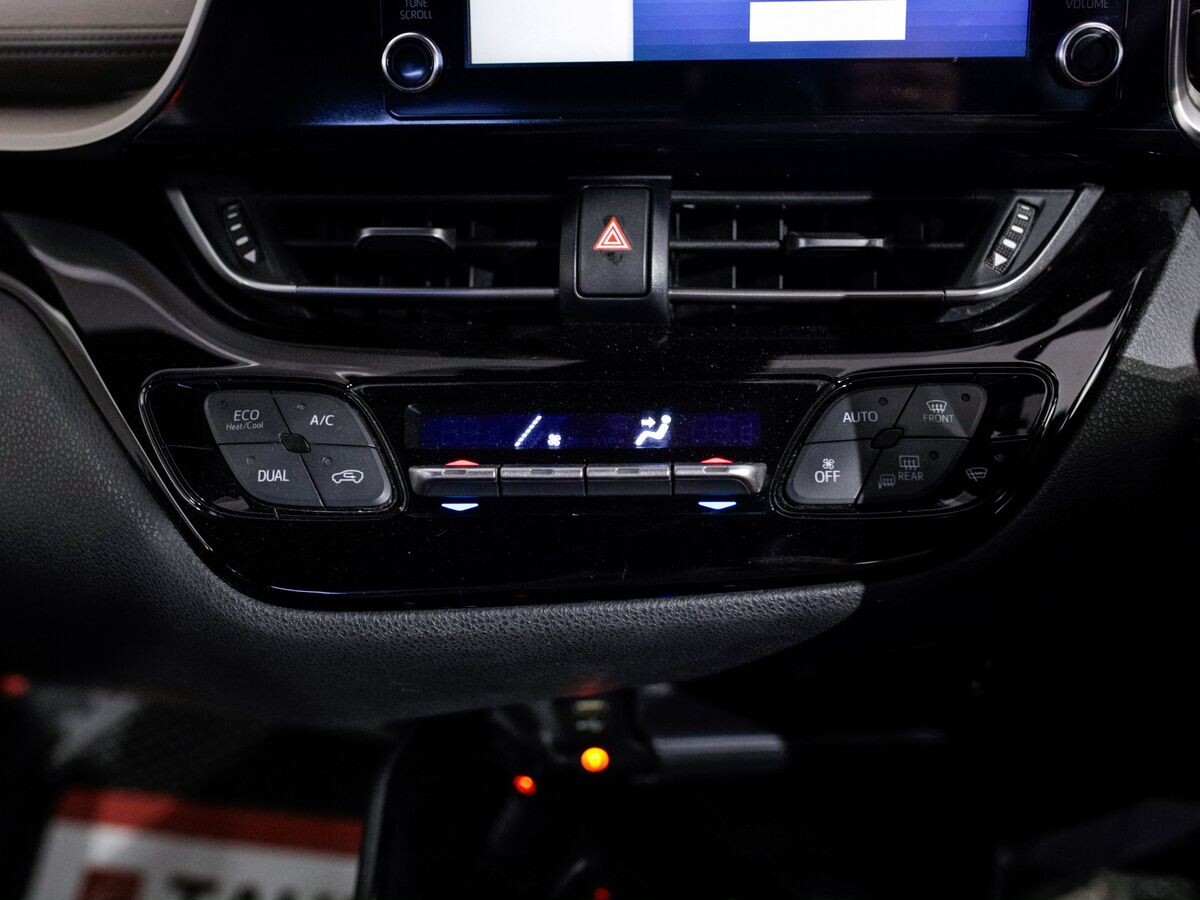 Toyota C-HR 2020 - фото автомобиля