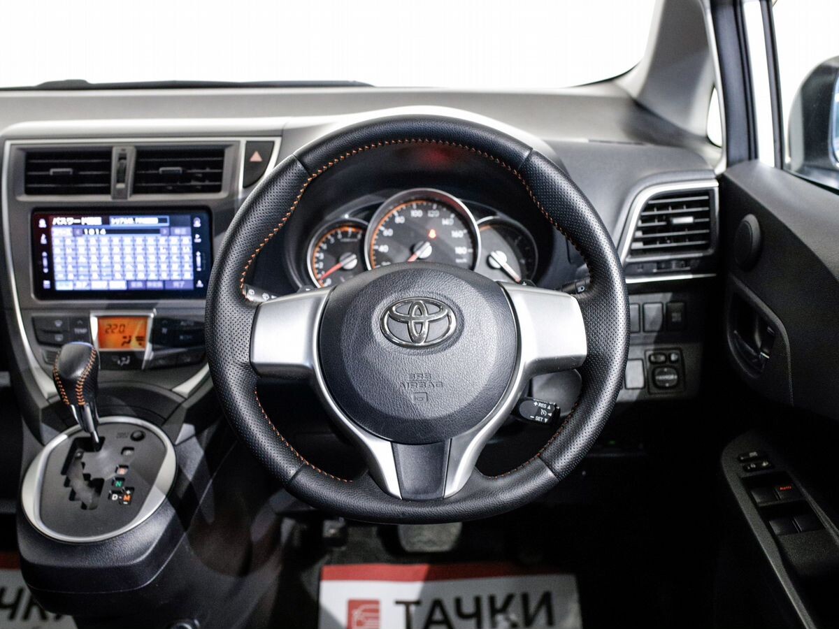 Toyota Ractis 2011 - фото автомобиля