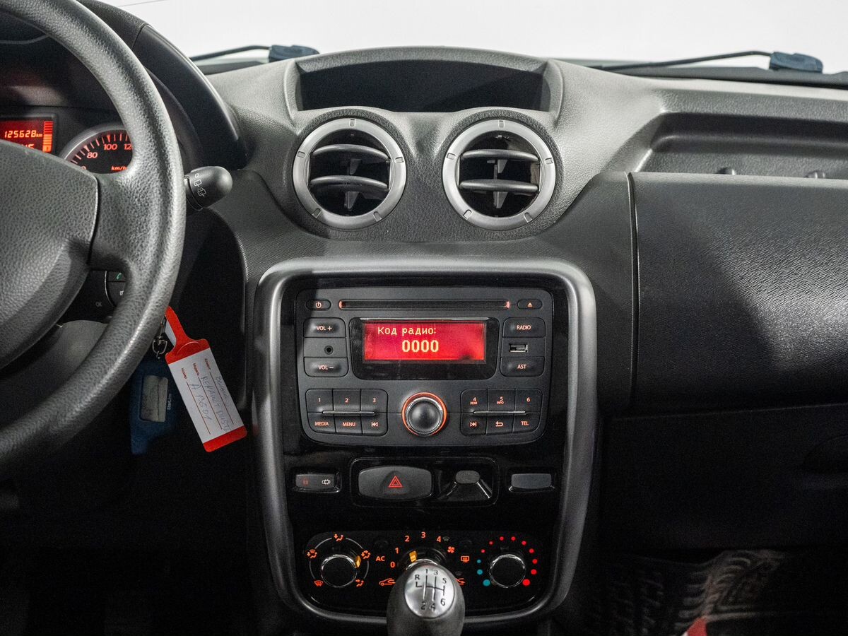 Renault Duster 2013 - фото автомобиля
