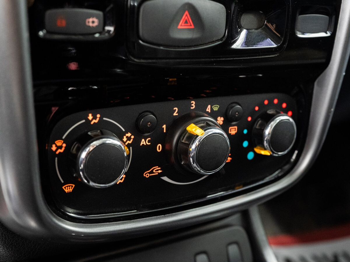 Renault Duster 2013 - фото автомобиля