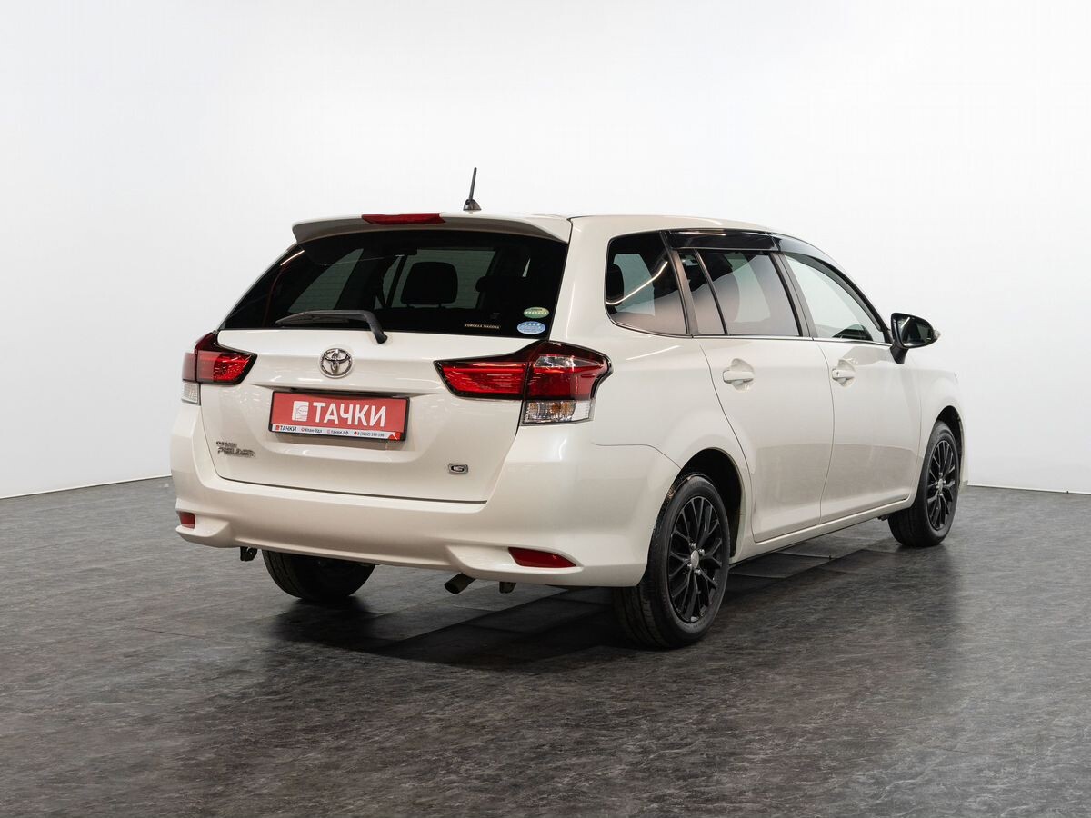 Toyota Corolla Fielder 2017 - фото автомобиля