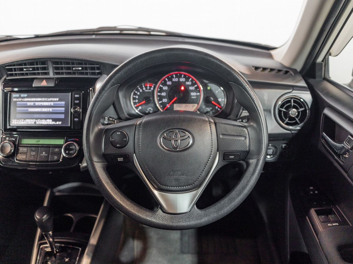 Toyota Corolla Fielder 2017 - фото автомобиля