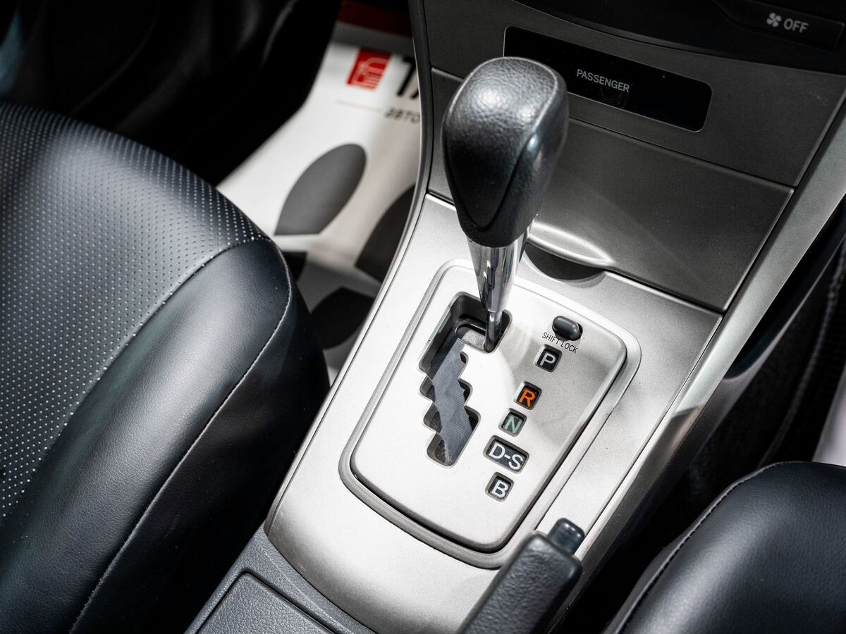 Toyota Corolla Fielder 2010 - фото автомобиля