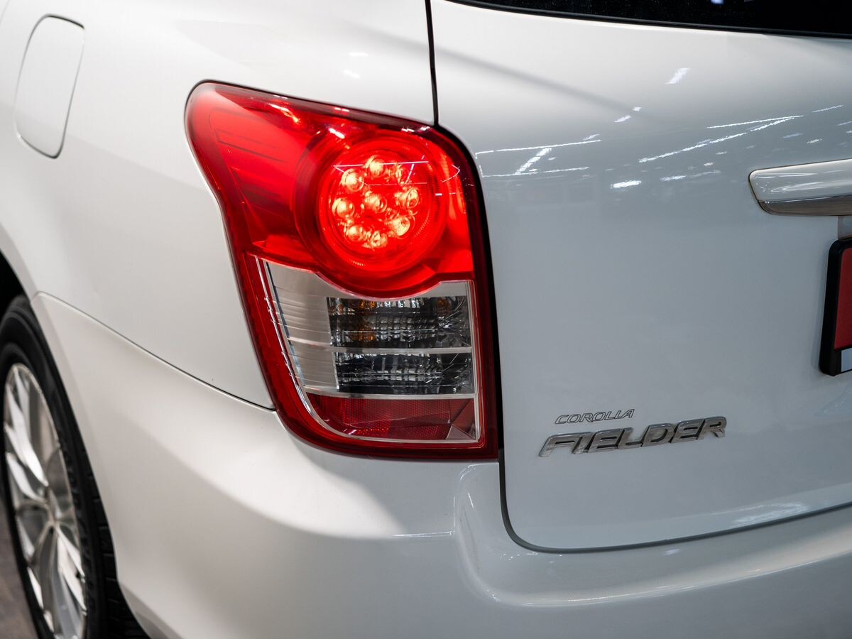 Toyota Corolla Fielder 2010 - фото автомобиля