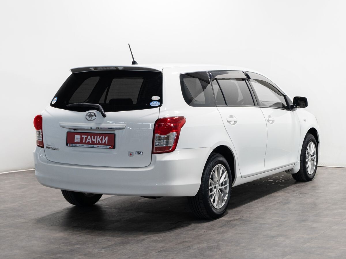 Toyota Corolla Fielder 2010 - фото автомобиля