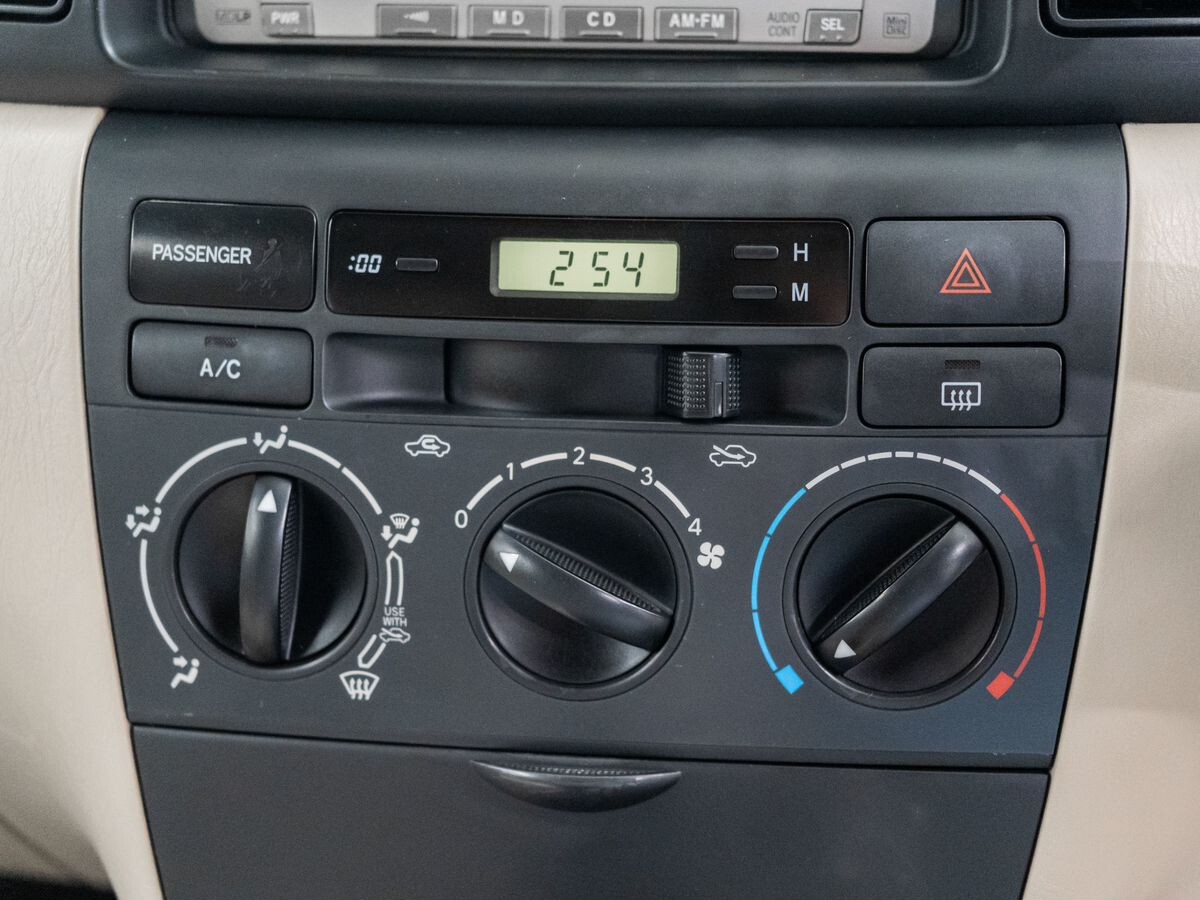 Toyota Corolla Runx 2002 - фото автомобиля