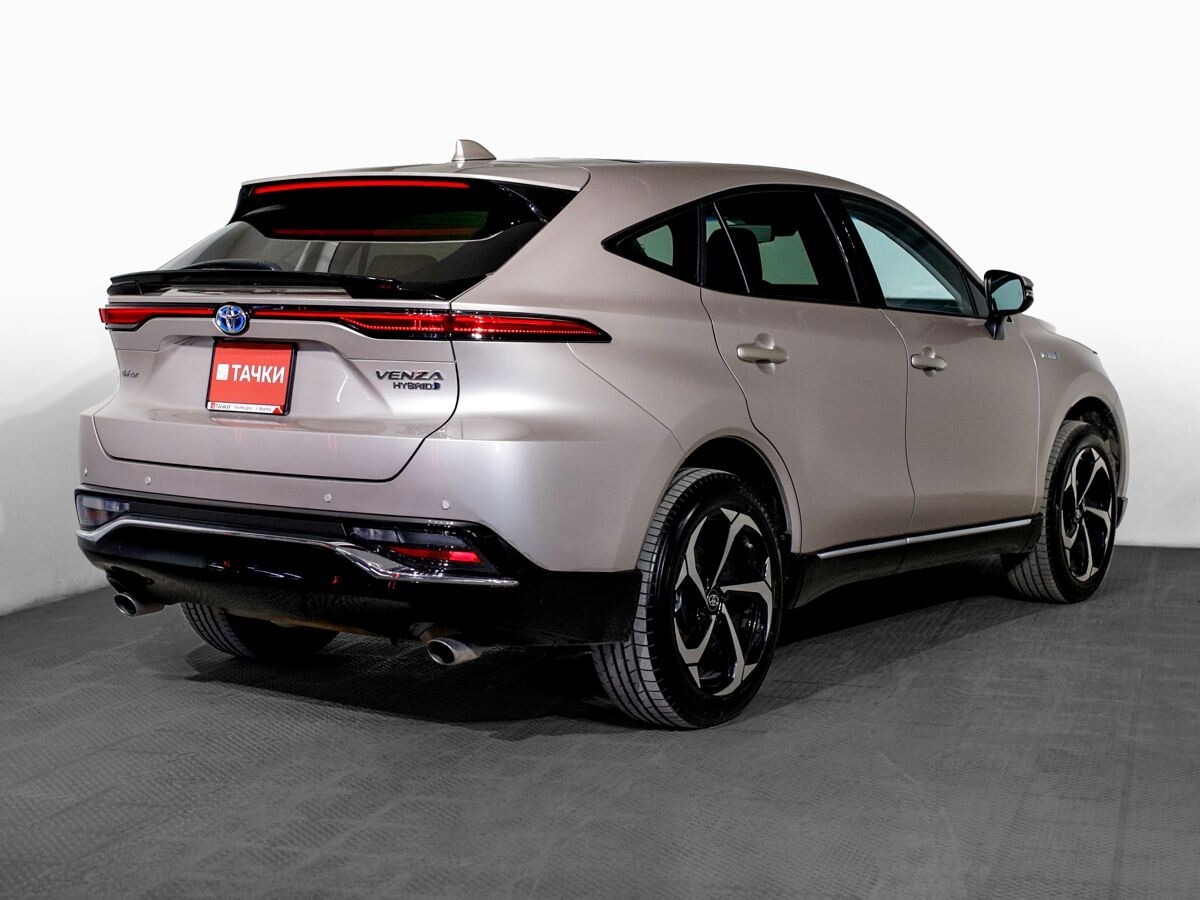 Toyota Venza 2022 - фото автомобиля