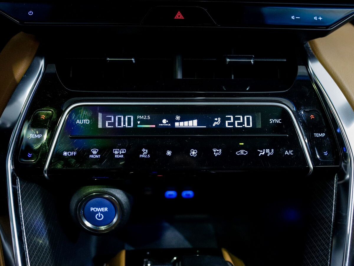 Toyota Venza 2022 - фото автомобиля