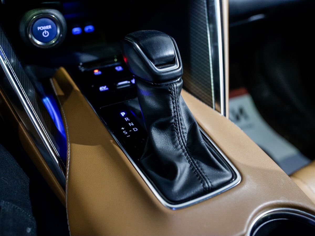 Toyota Venza 2022 - фото автомобиля