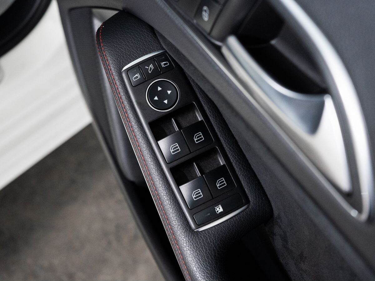 Mercedes-Benz A-Class 2016 - фото автомобиля