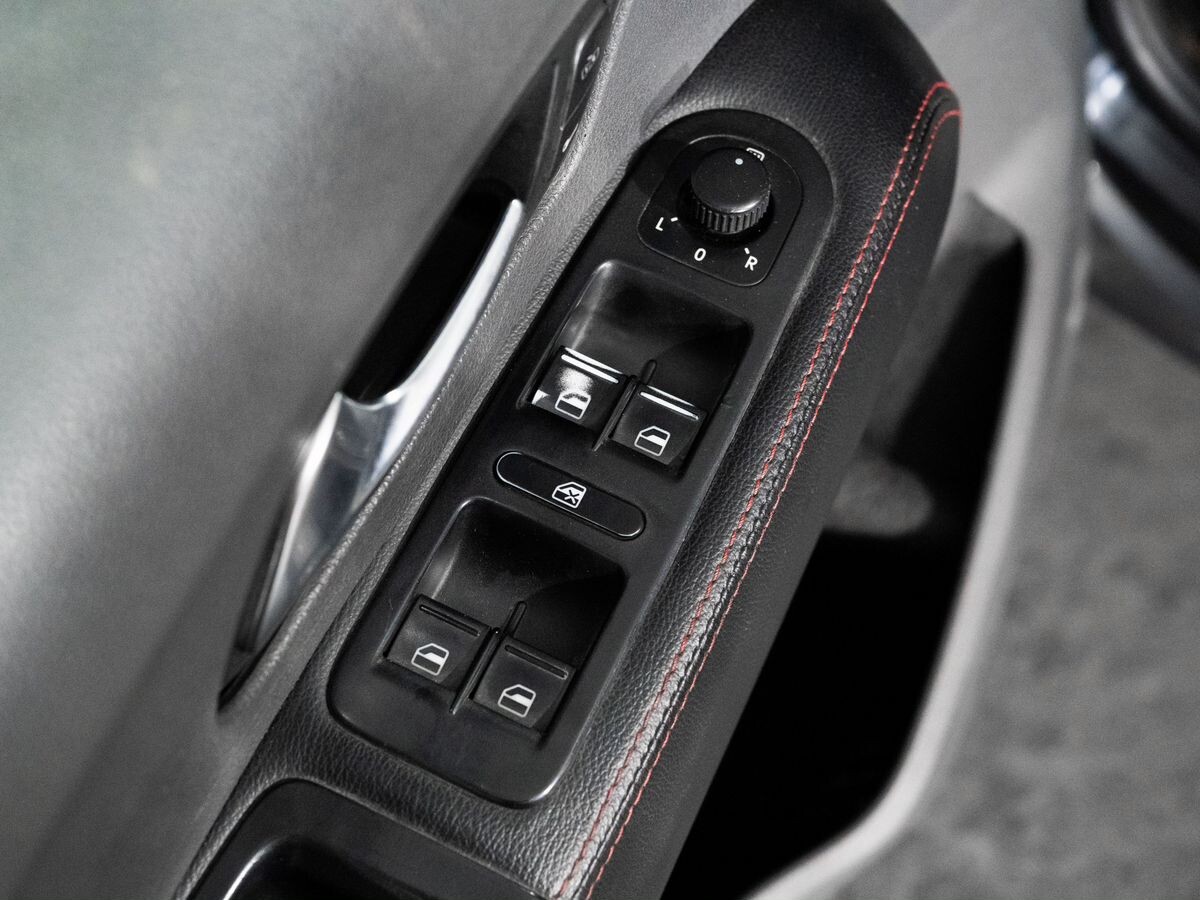 Volkswagen Amarok 2012 - фото автомобиля