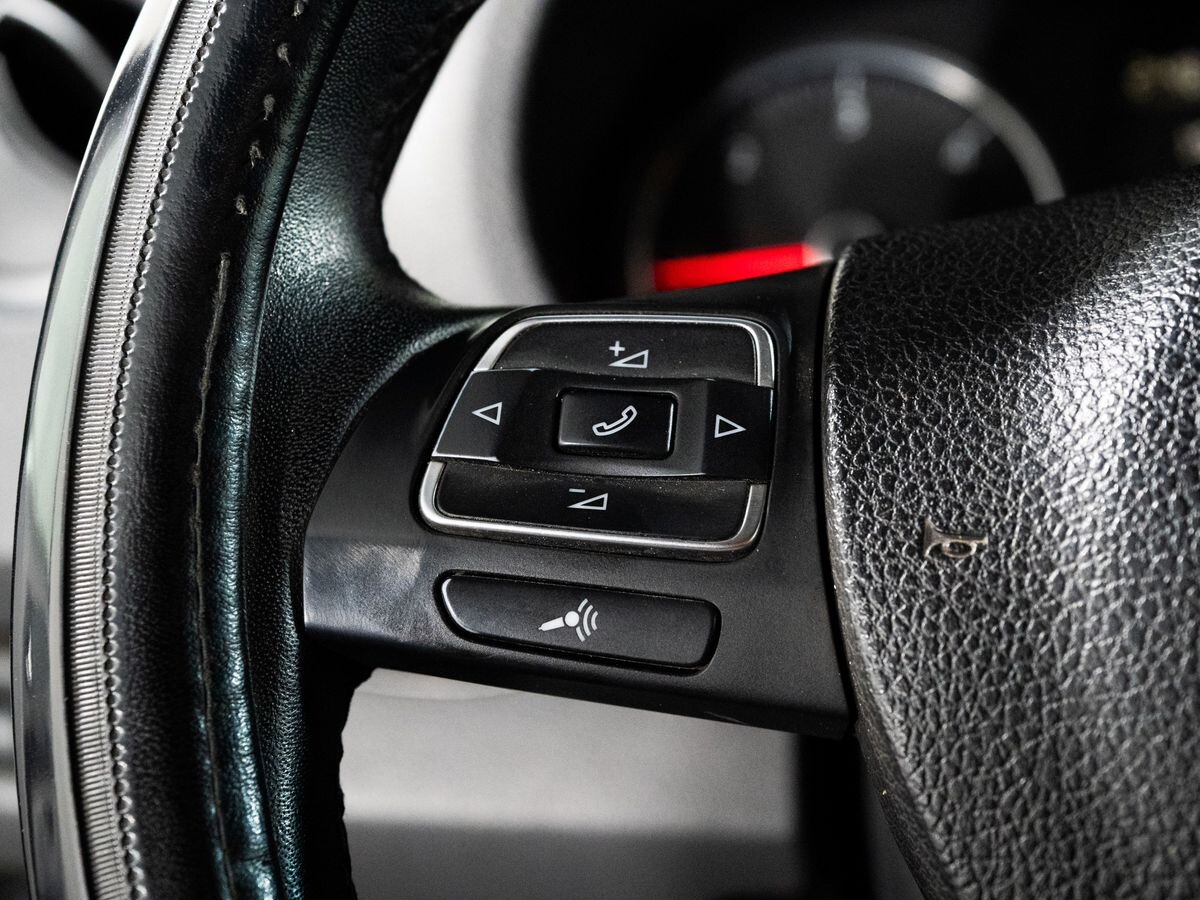 Volkswagen Amarok 2012 - фото автомобиля
