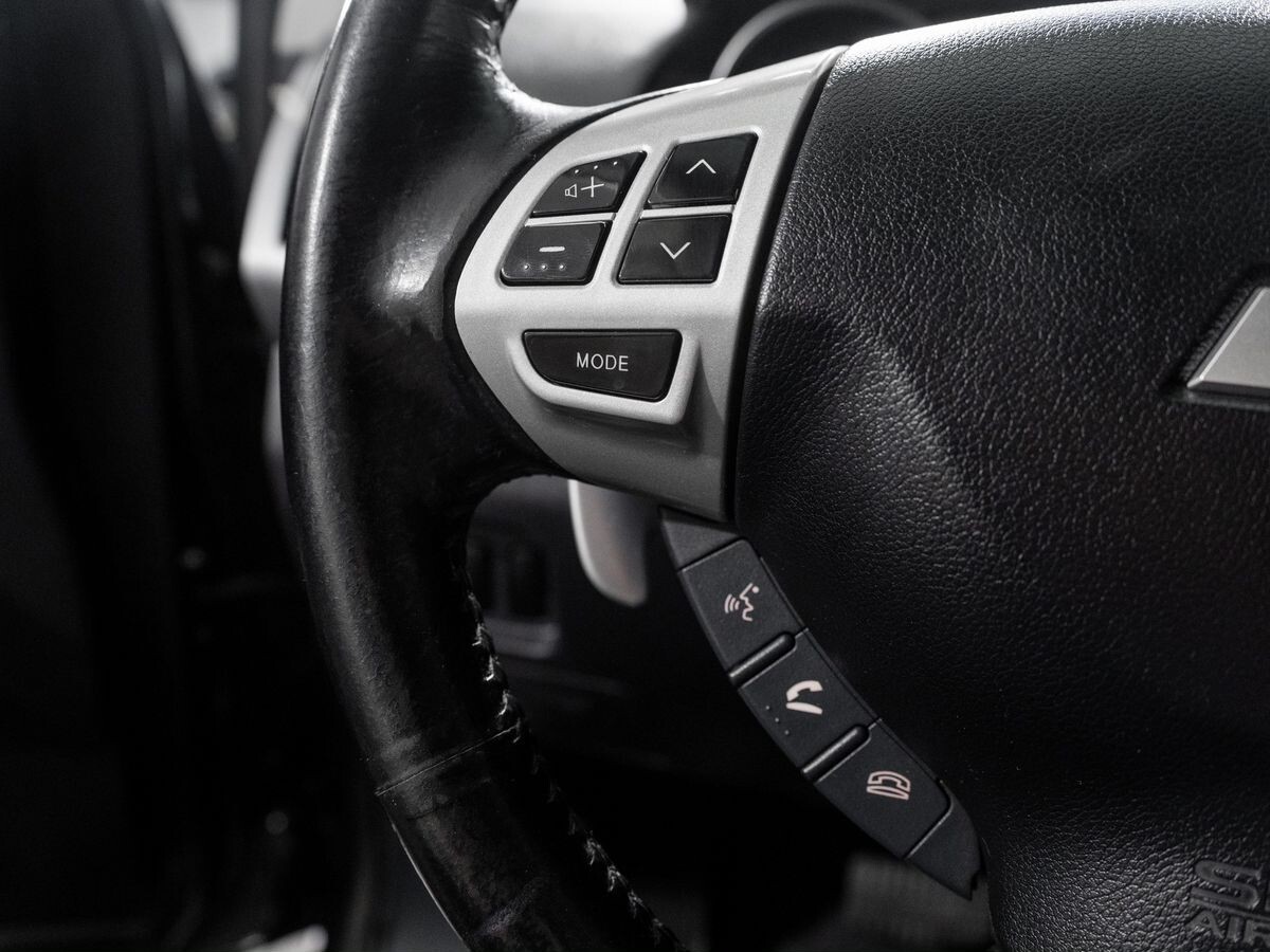 Mitsubishi Outlander 2011 - фото автомобиля