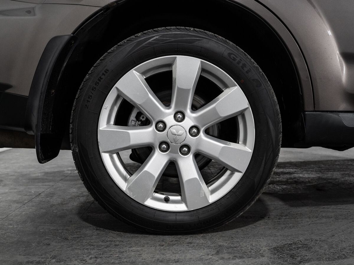 Mitsubishi Outlander 2011 - фото автомобиля