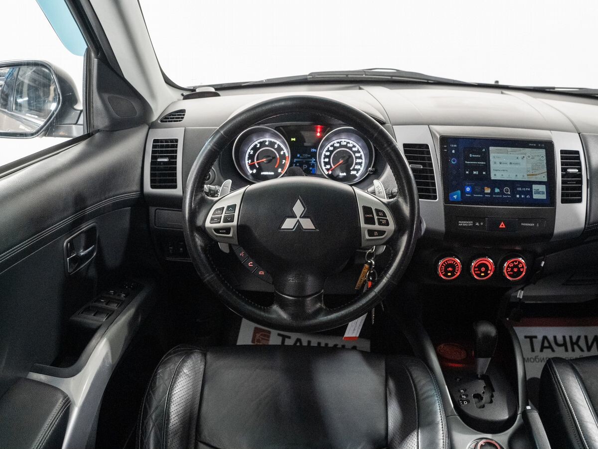 Mitsubishi Outlander 2011 - фото автомобиля