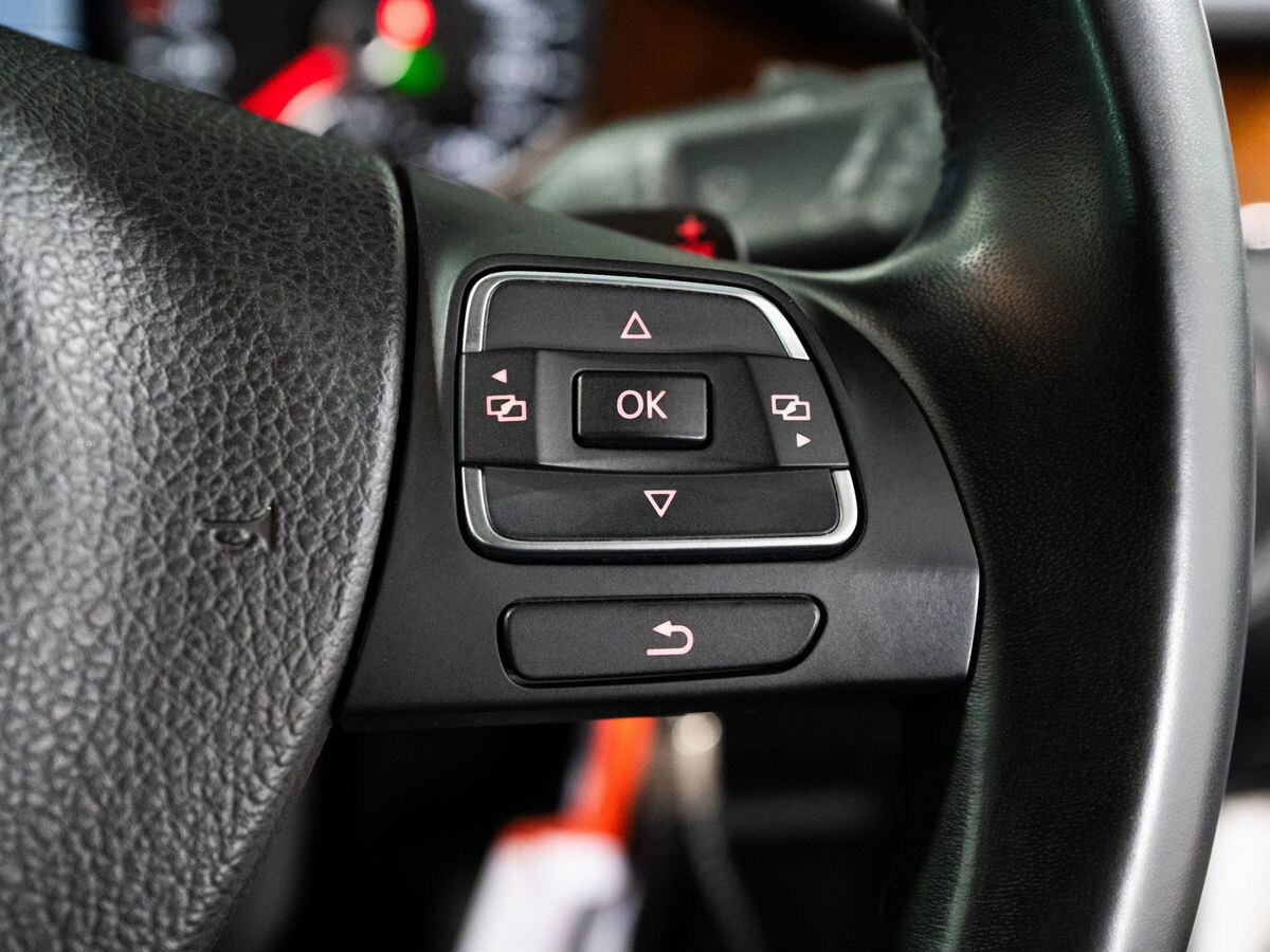 Volkswagen Passat 2013 - фото автомобиля