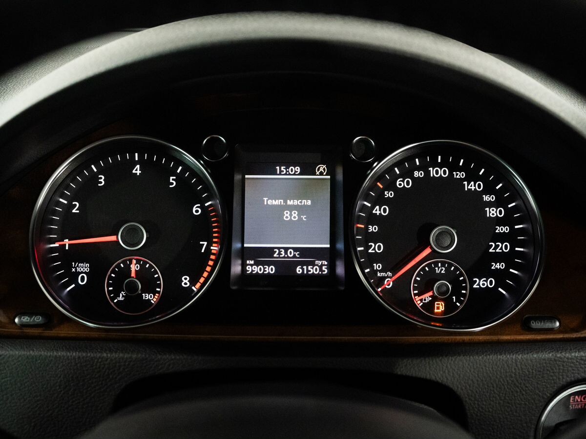 Volkswagen Passat 2013 - фото автомобиля