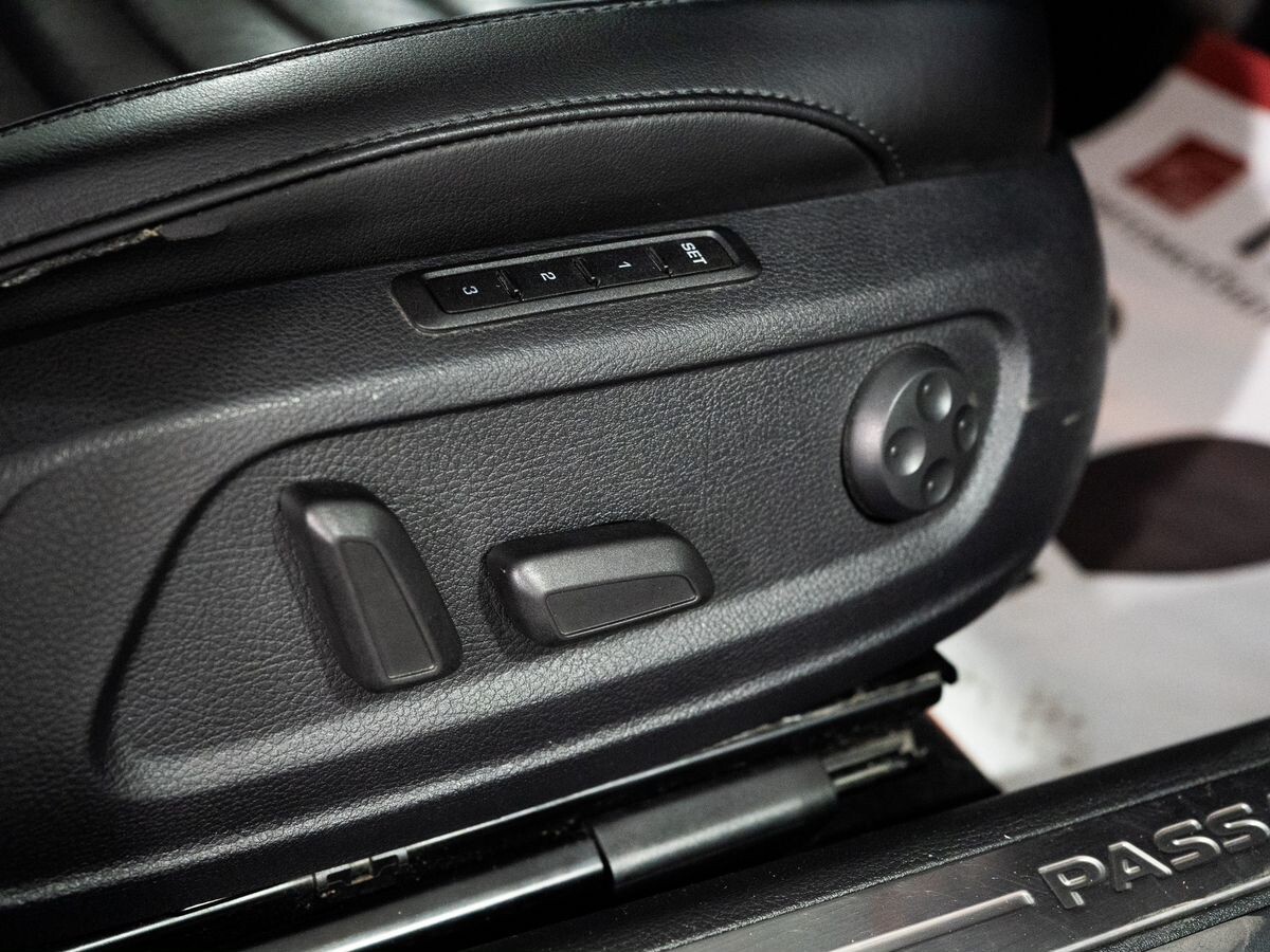 Volkswagen Passat 2013 - фото автомобиля