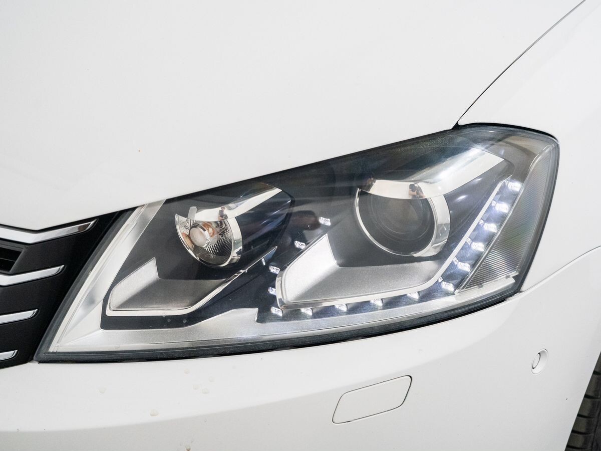 Volkswagen Passat 2013 - фото автомобиля