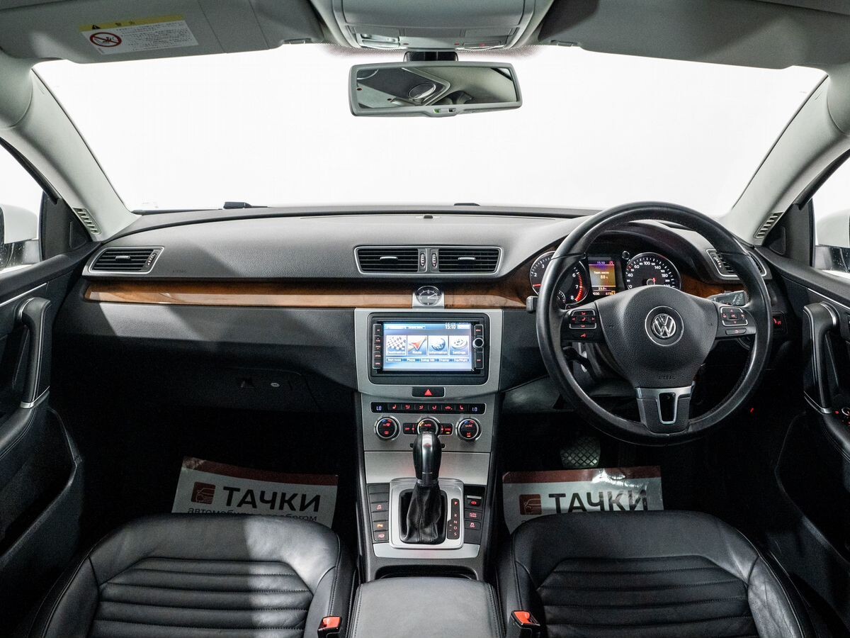 Volkswagen Passat 2013 - фото автомобиля