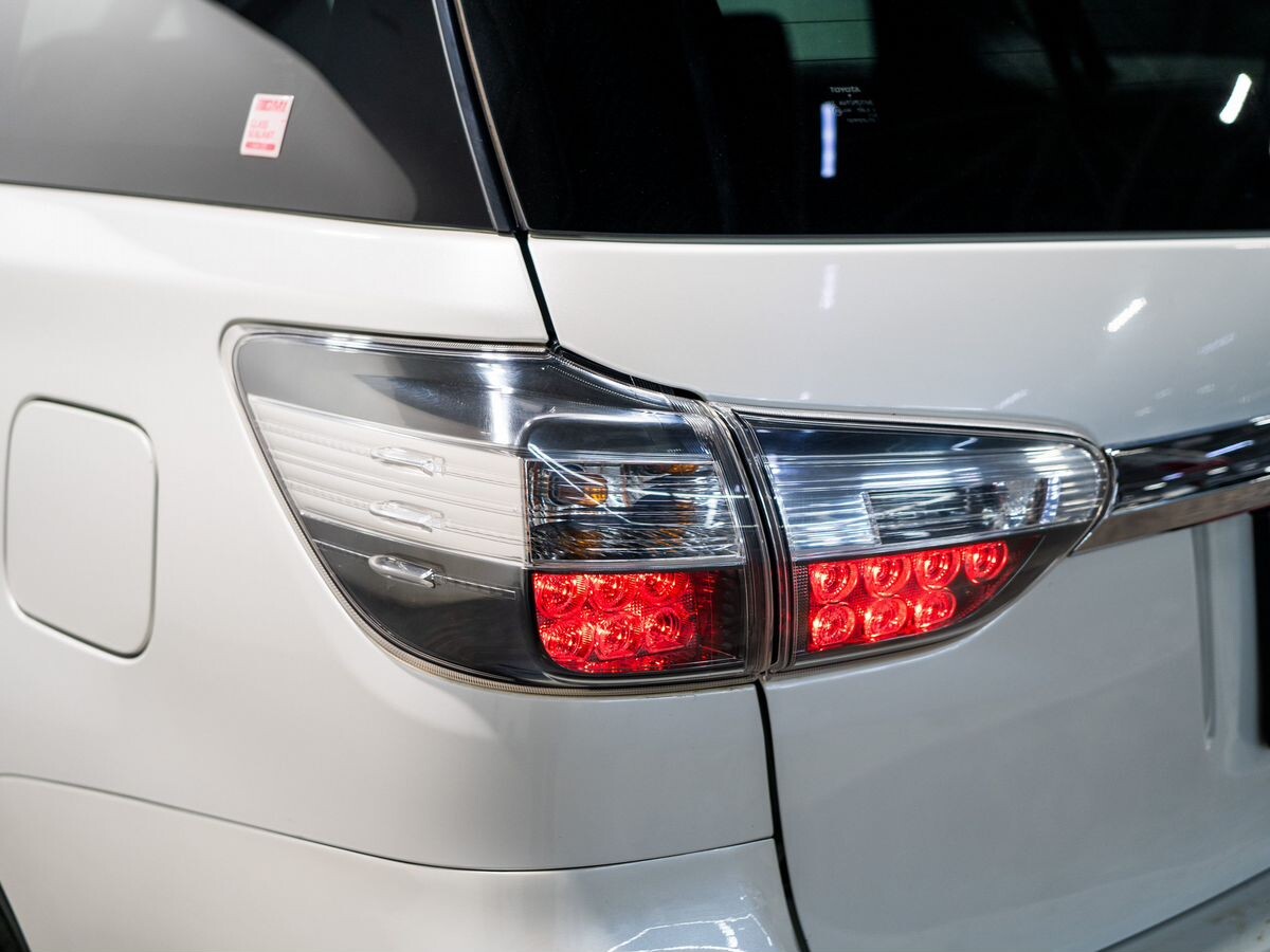 Toyota Wish 2014 - фото автомобиля