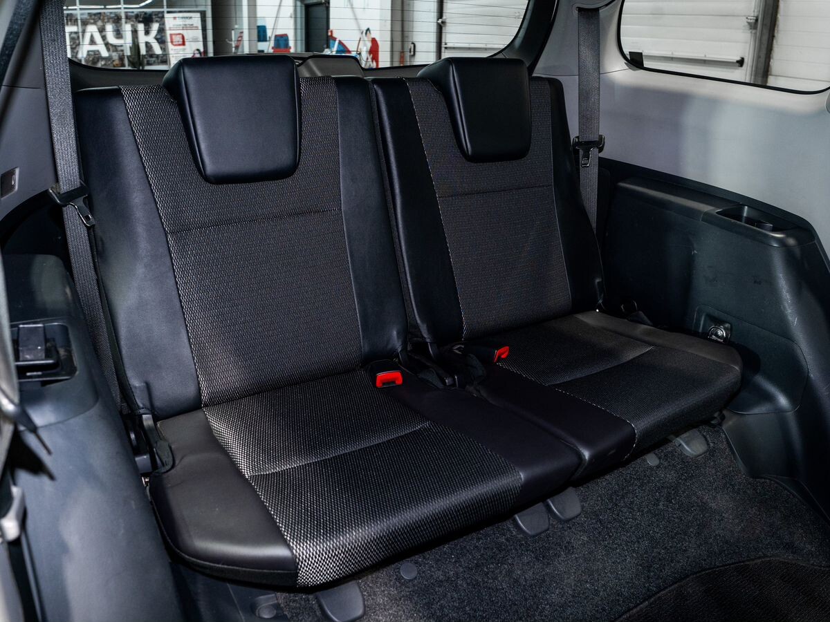 Toyota Wish 2014 - фото автомобиля