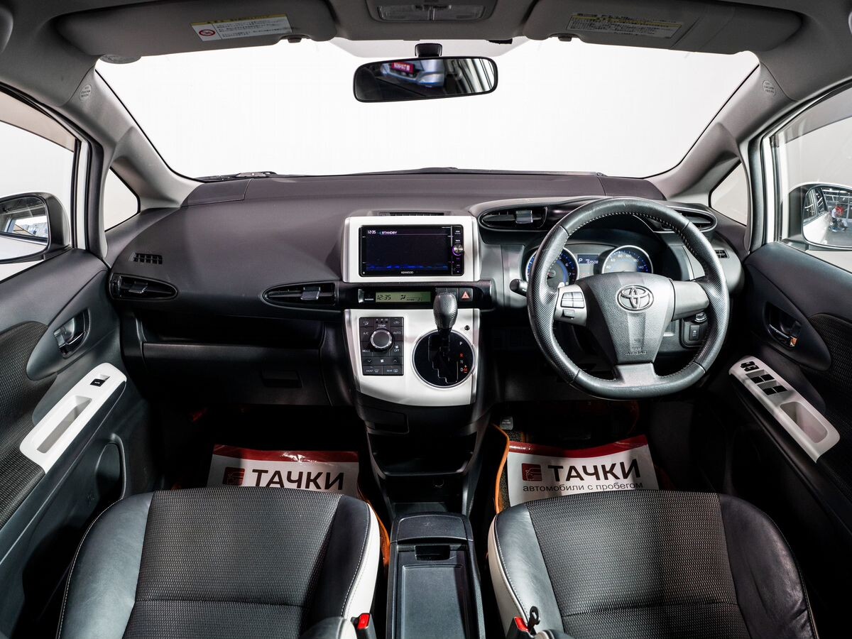 Toyota Wish 2014 - фото автомобиля