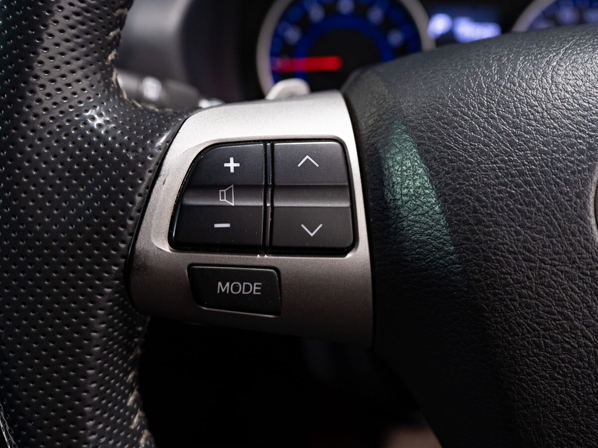 Toyota Wish 2014 - фото автомобиля