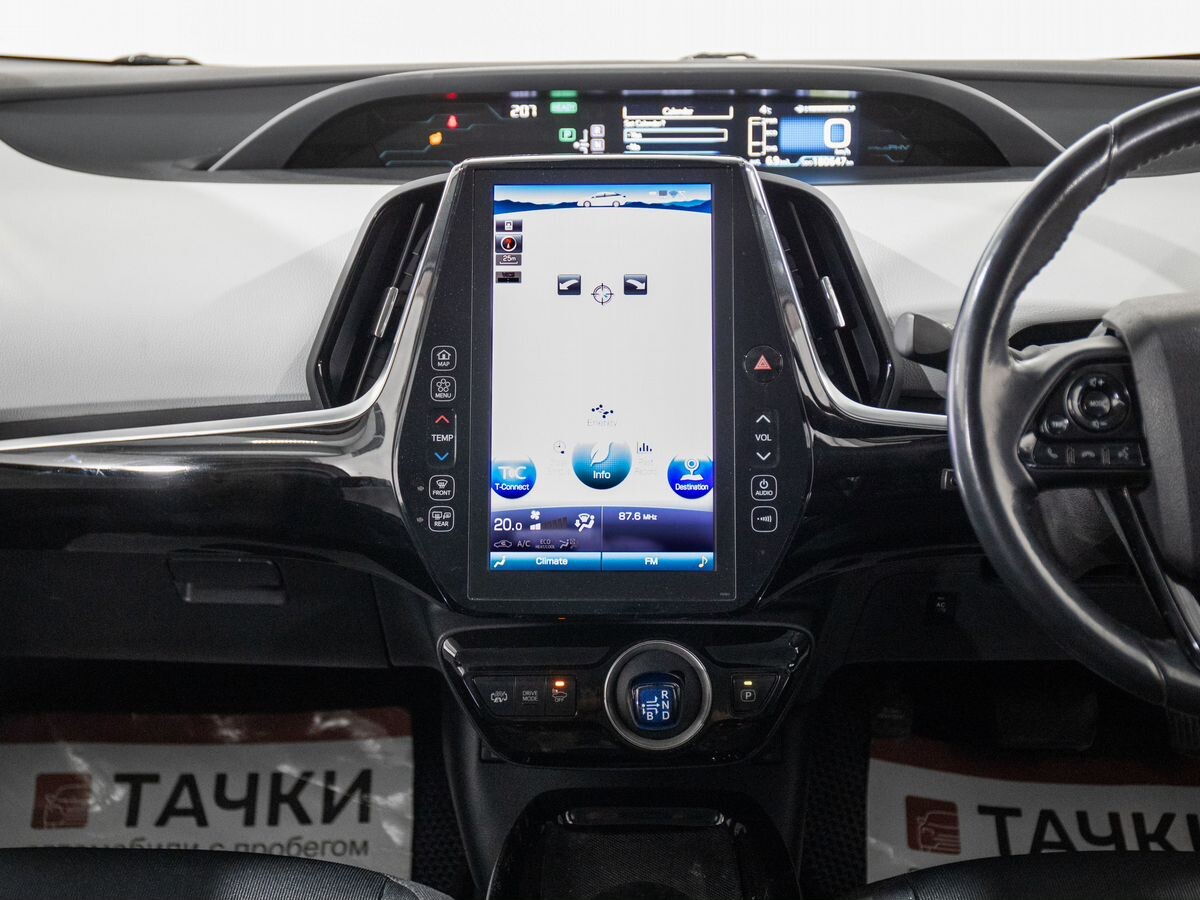 Toyota Prius 2018 - фото автомобиля