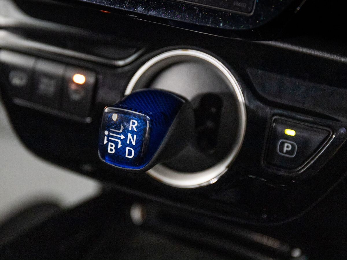 Toyota Prius 2018 - фото автомобиля