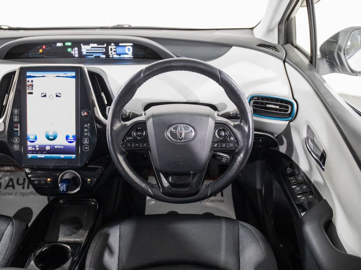 Toyota Prius 2018 - фото автомобиля