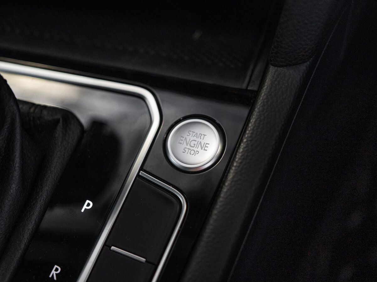 Volkswagen Passat 2021 - фото автомобиля