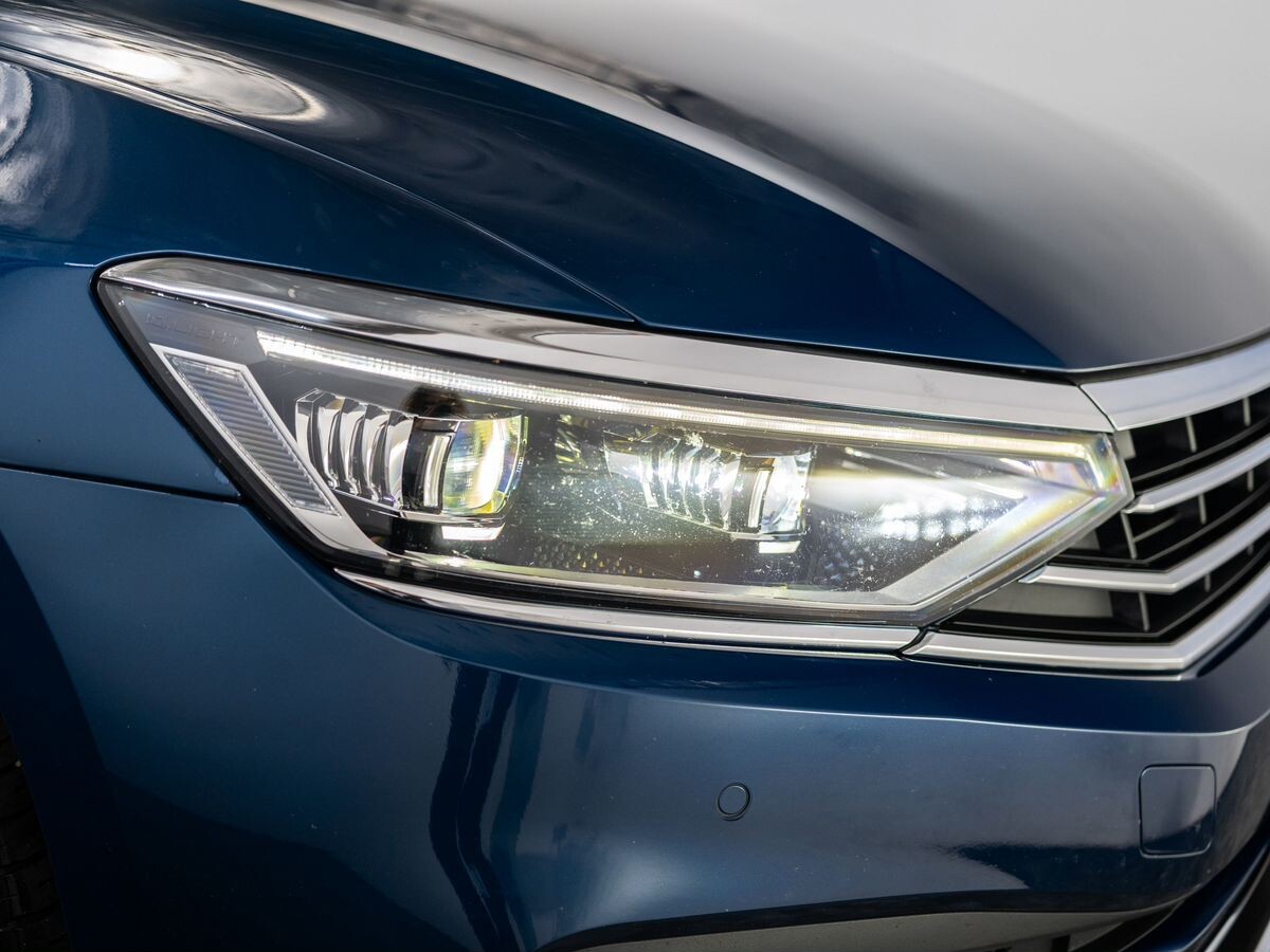 Volkswagen Passat 2021 - фото автомобиля