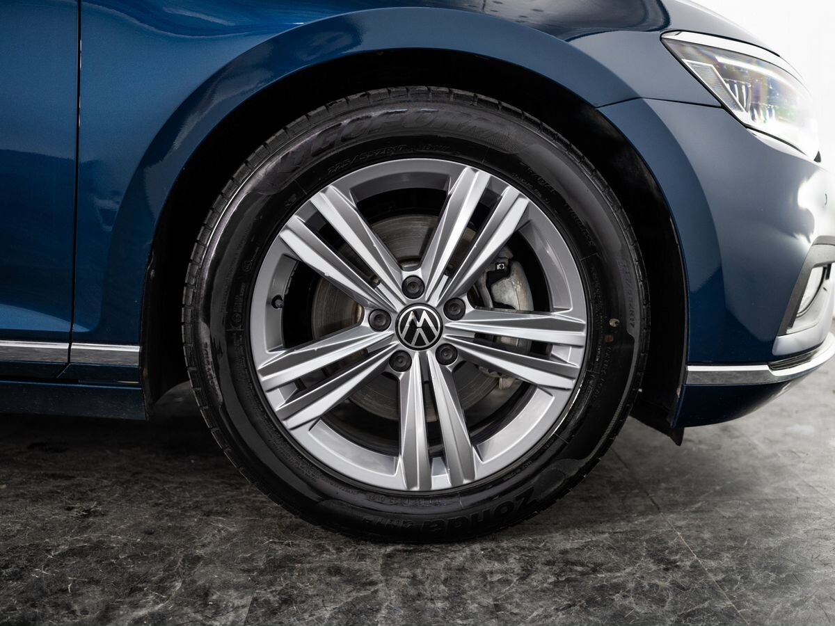 Volkswagen Passat 2021 - фото автомобиля