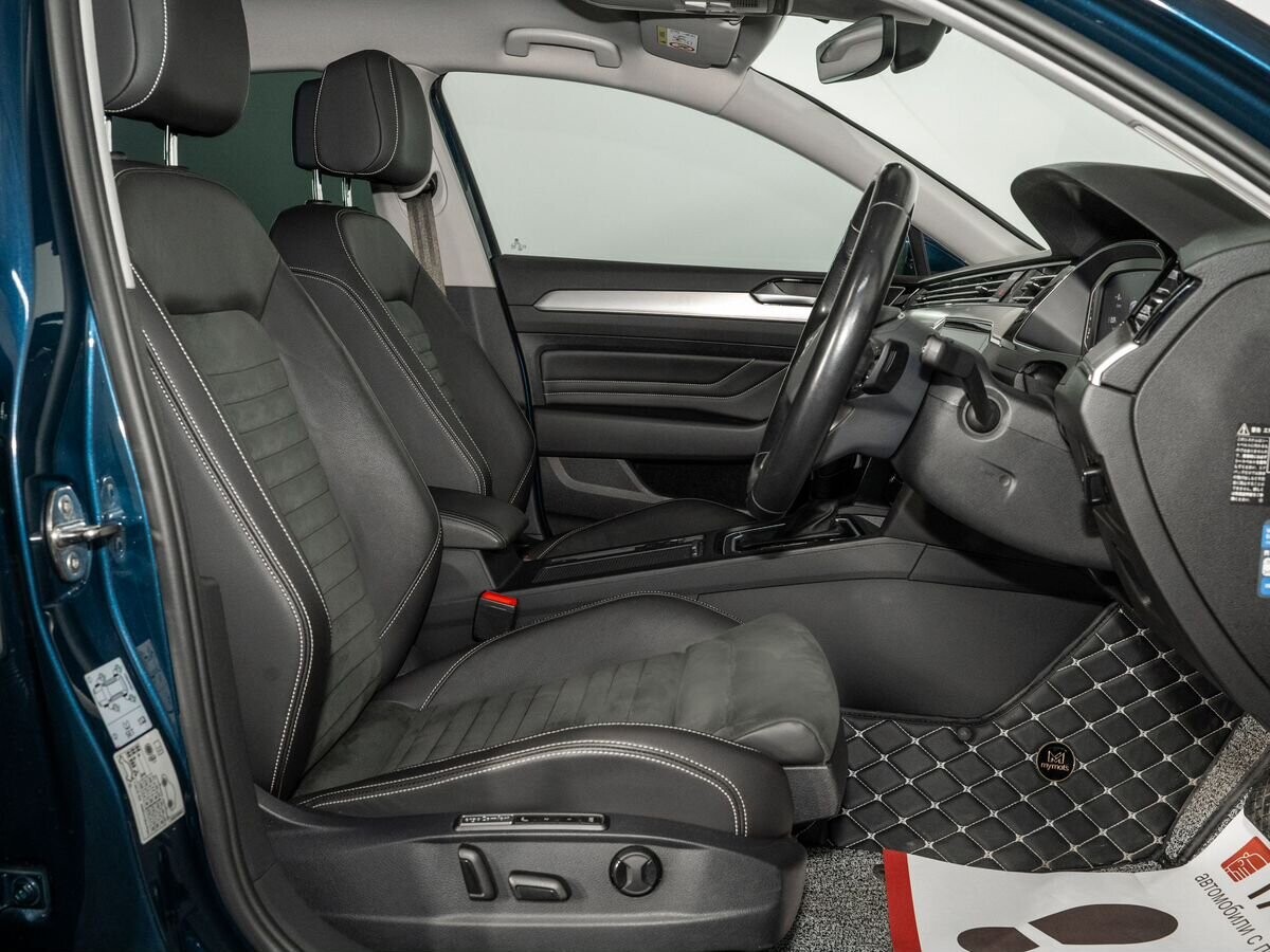 Volkswagen Passat 2021 - фото автомобиля