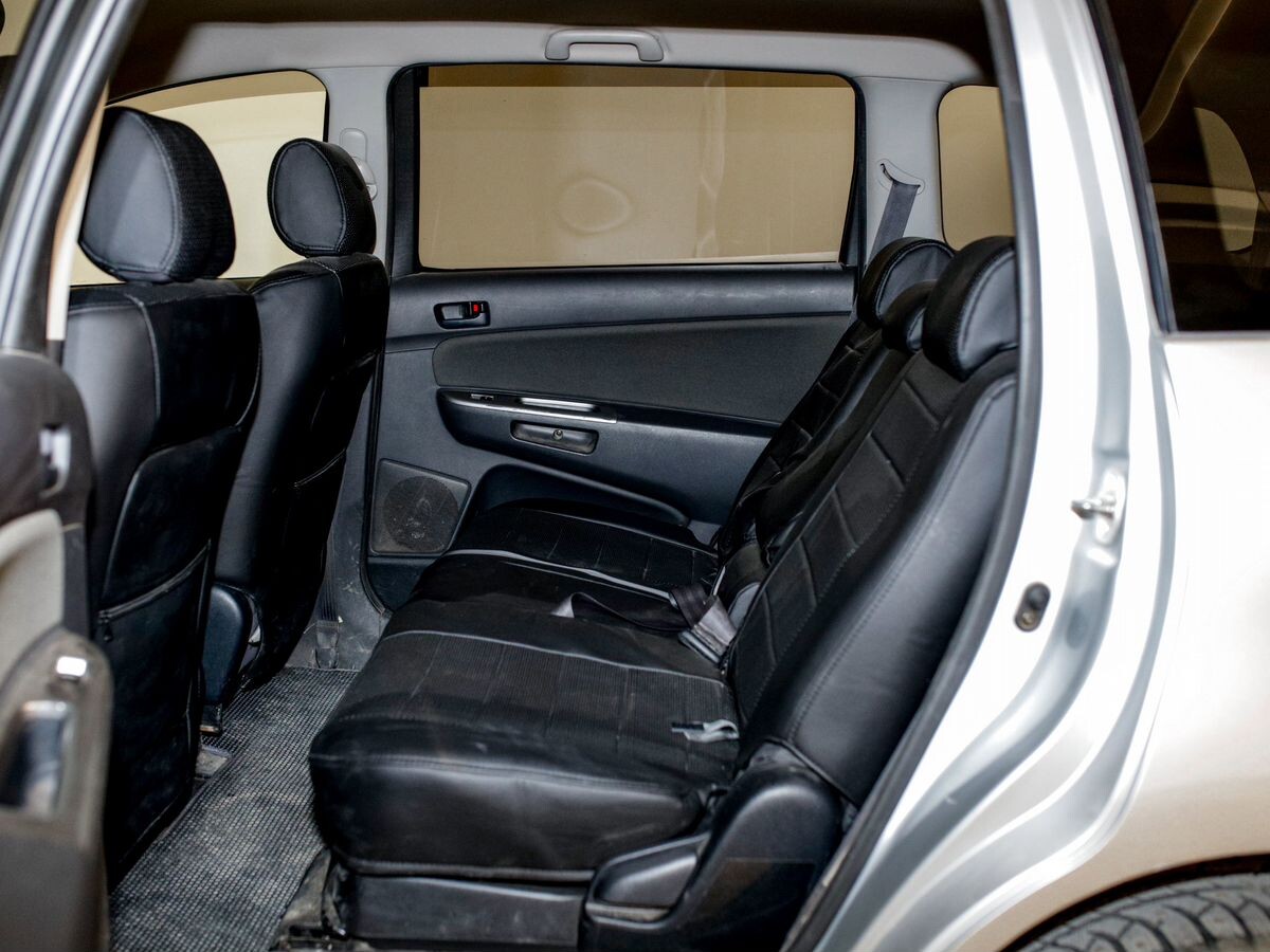 Toyota Wish 2003 - фото автомобиля