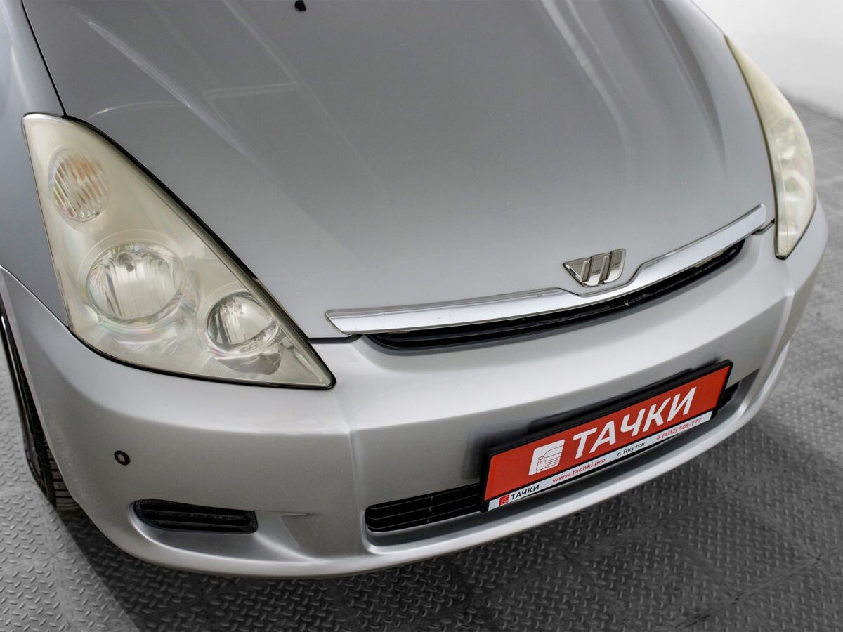 Toyota Wish 2003 - фото автомобиля