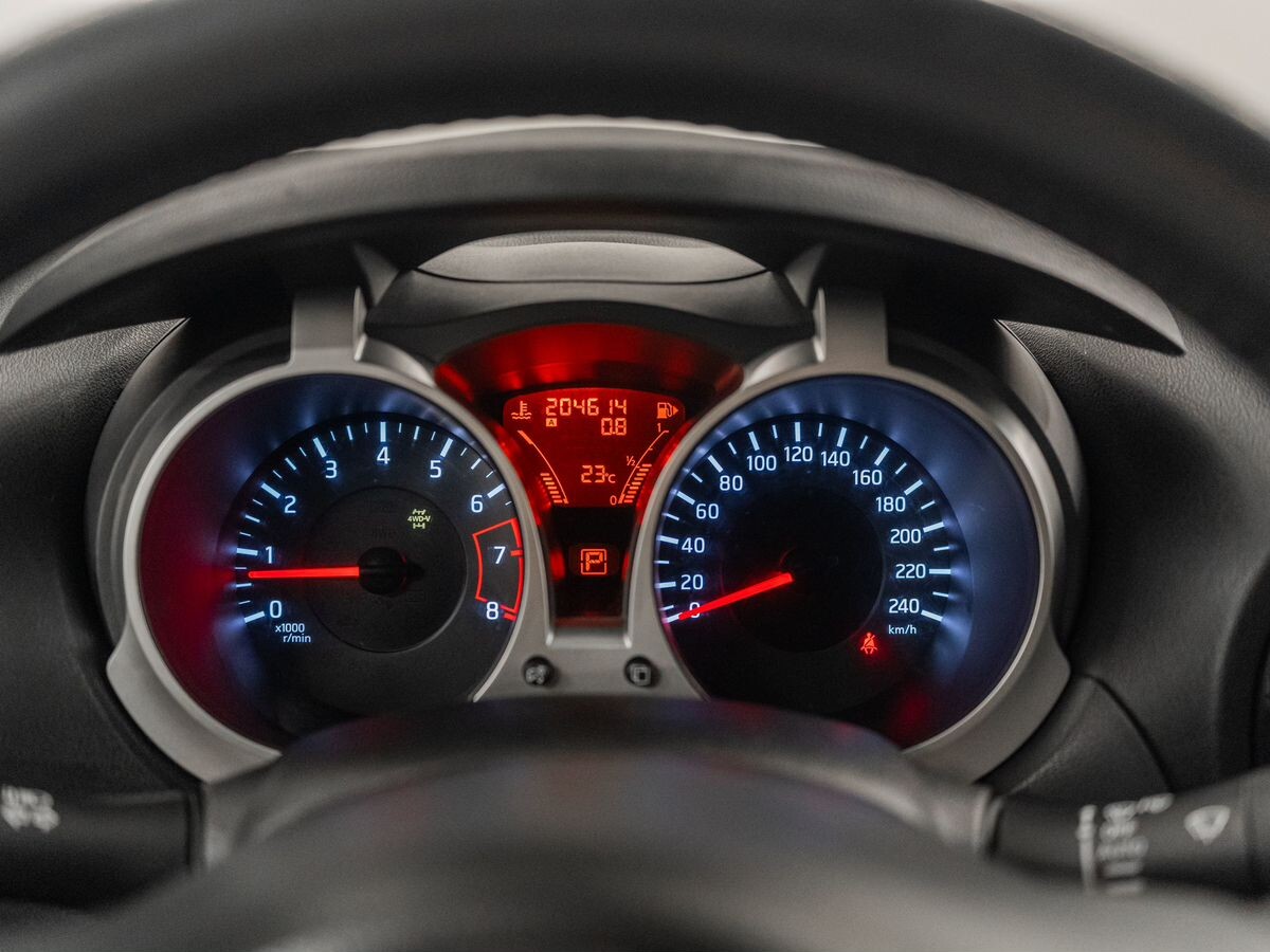 Nissan Juke 2011 - фото автомобиля