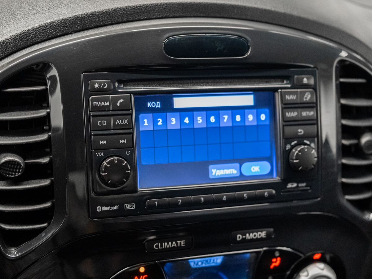 Nissan Juke 2011 - фото автомобиля