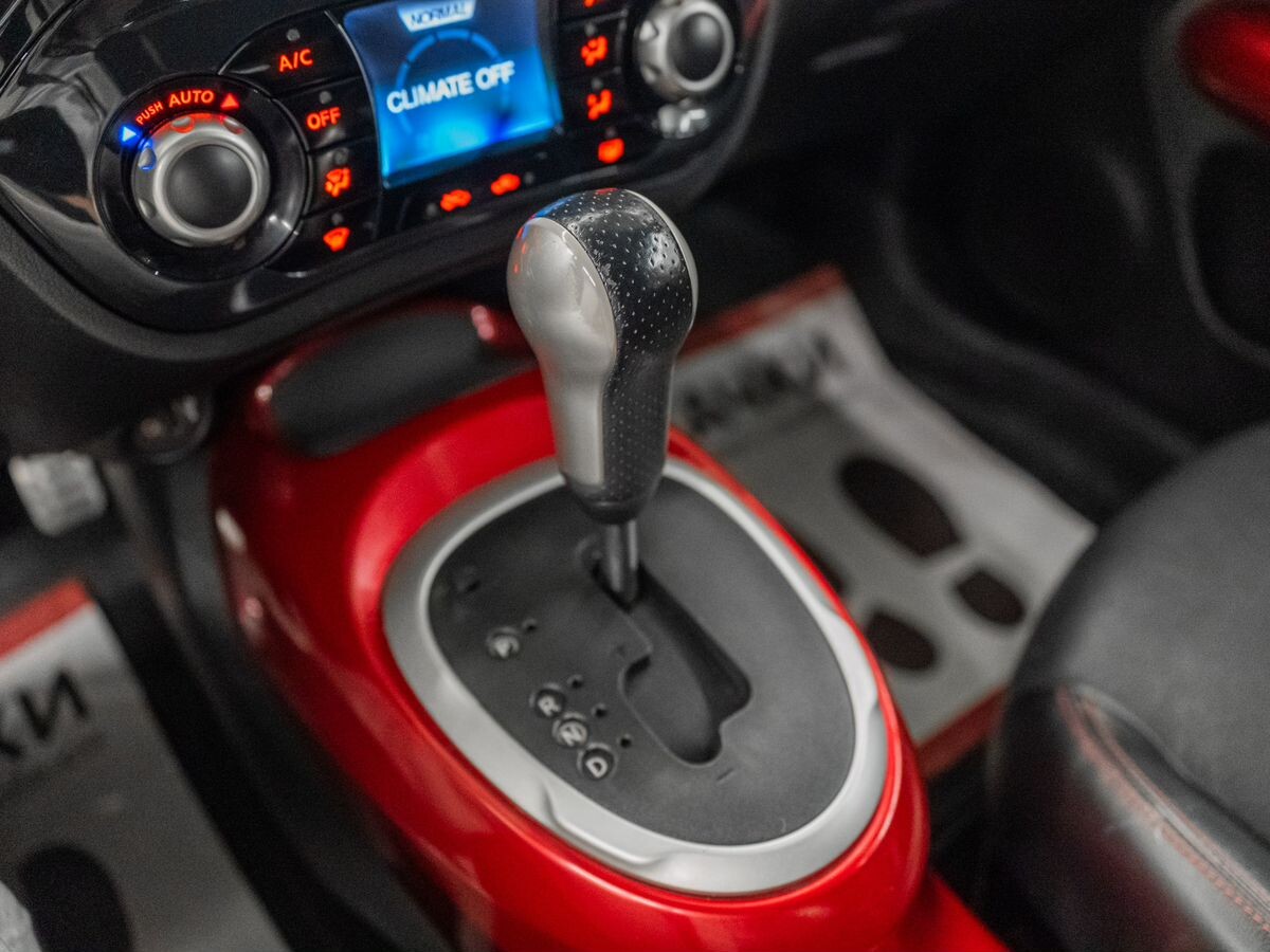 Nissan Juke 2011 - фото автомобиля