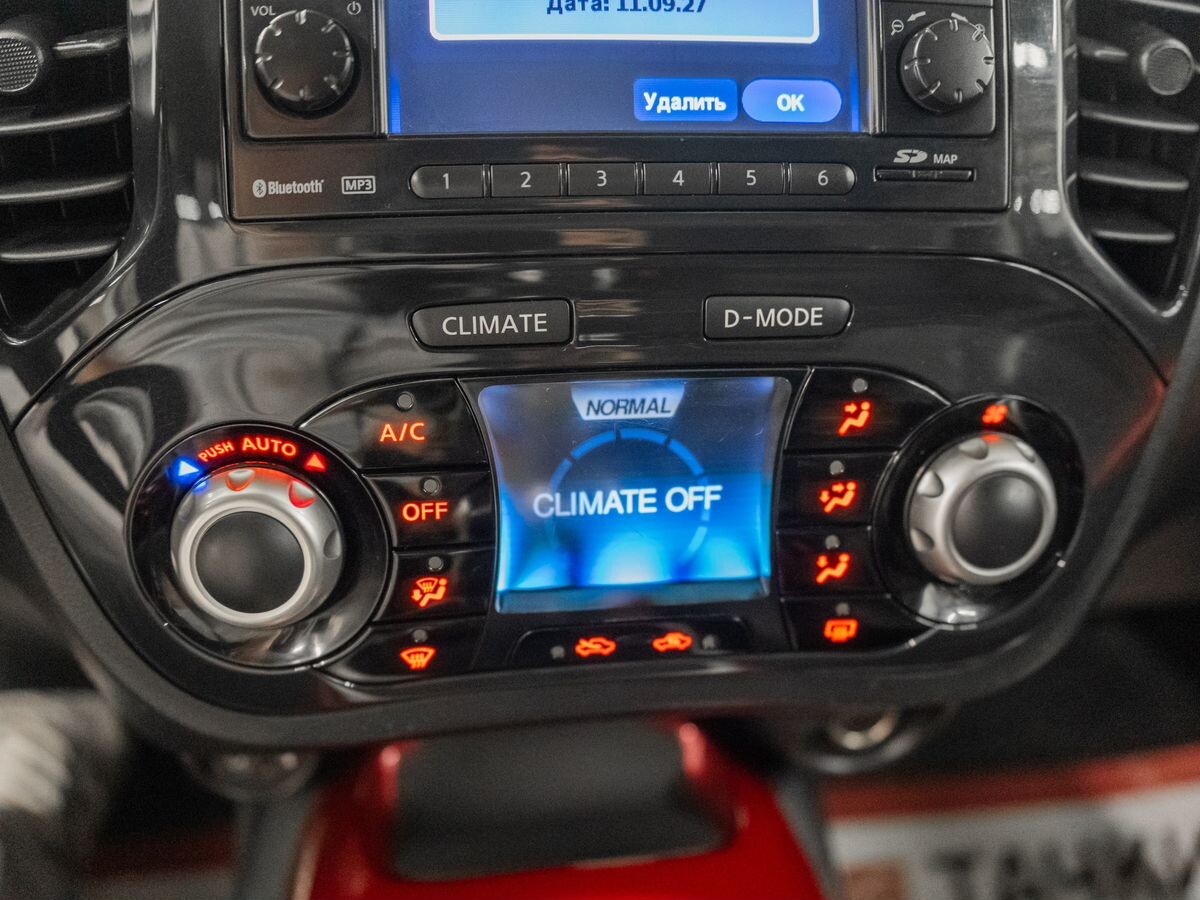 Nissan Juke 2011 - фото автомобиля