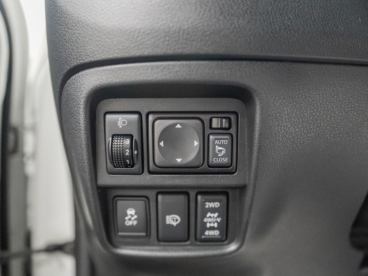 Nissan Juke 2011 - фото автомобиля