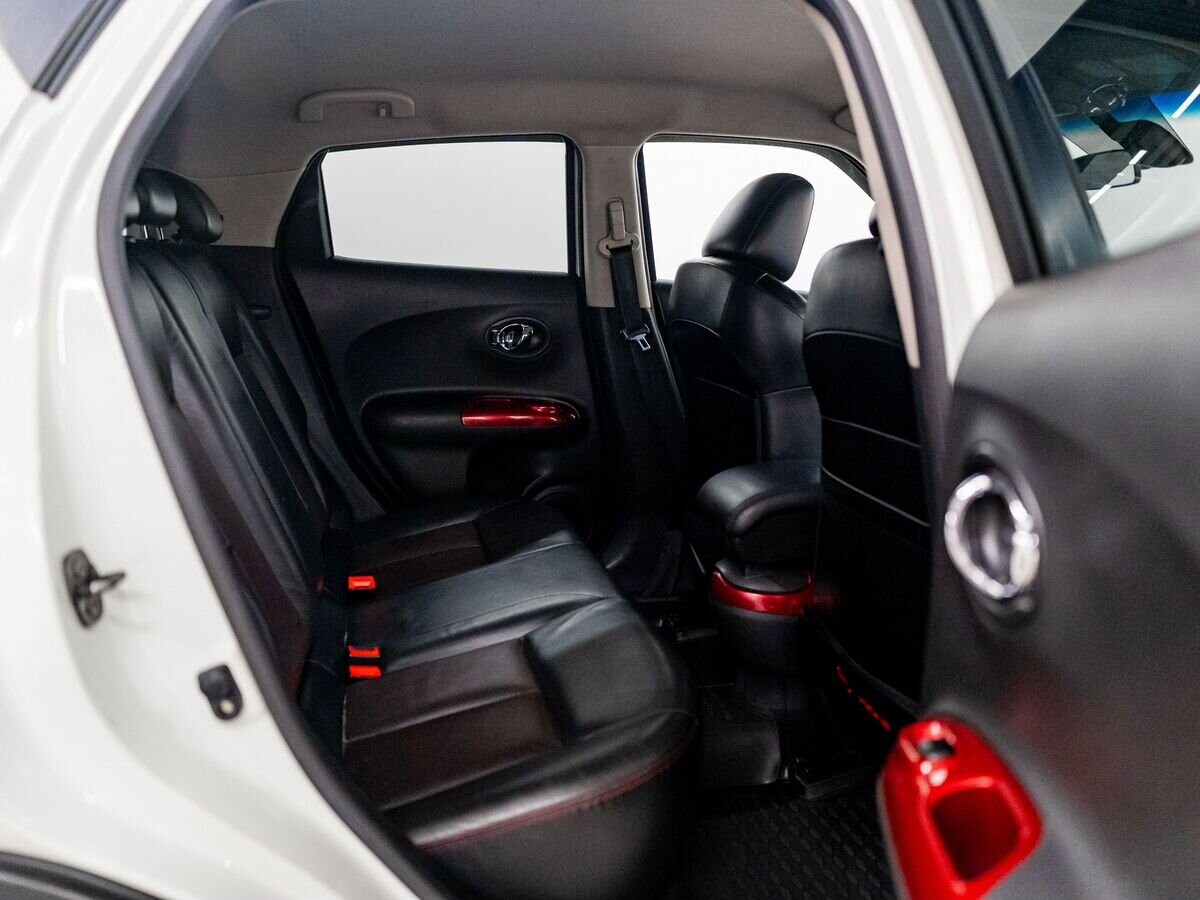 Nissan Juke 2011 - фото автомобиля