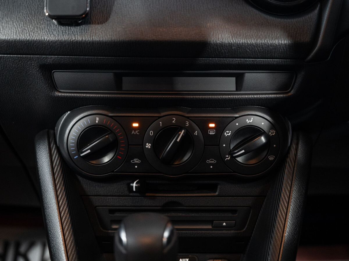 Mazda Mazda2 2021 - фото автомобиля